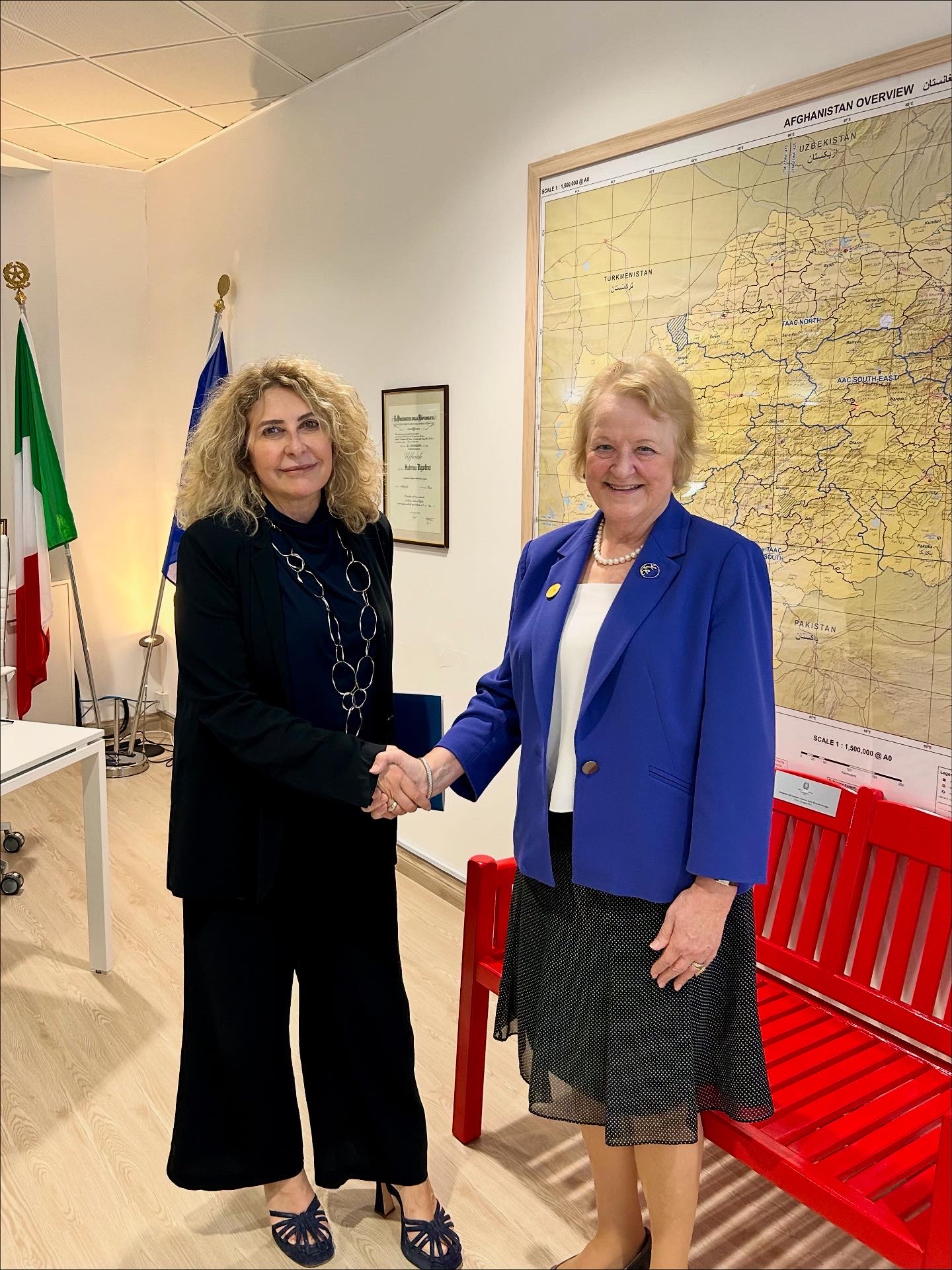 725F2ED2-92BE-44AF-9ABB-F83696910F80